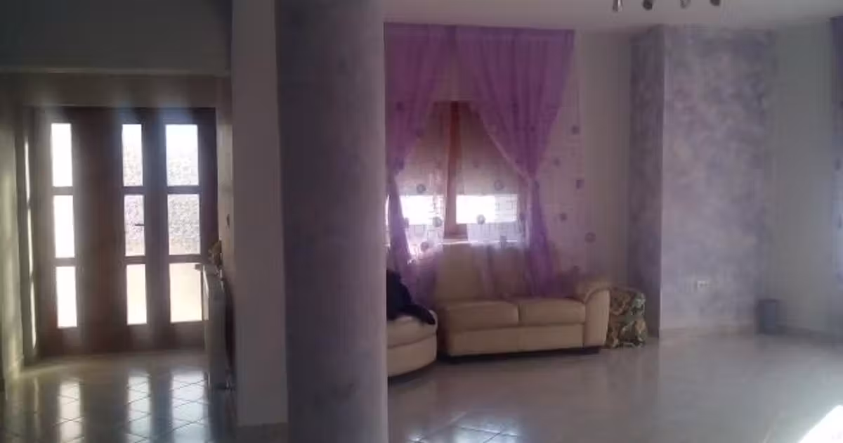 Casă individuală de vânzare cu 6 camere în Cristian