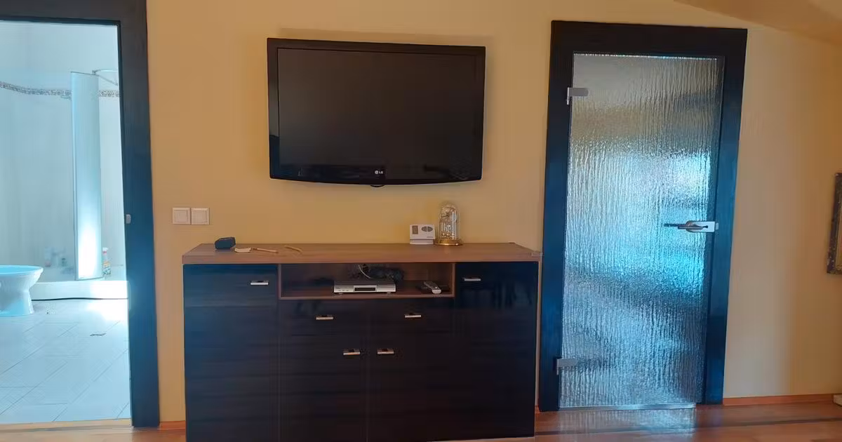 Apartament de vânzare cu 8 camere, mobilat în zona Central, Arad