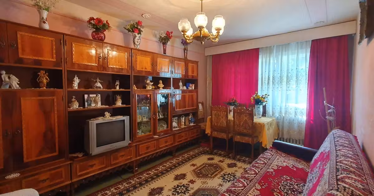 Apartament de vânzare cu 3 camere în zona Aurel Vlaicu, Arad