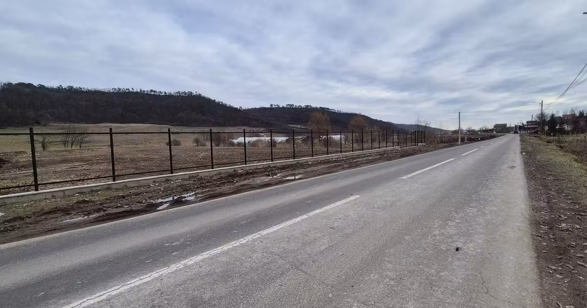 Teren Construcții extravilan de vânzare de 170000000 mp, în zona Calea Voinicenilor, Târgu Mureș