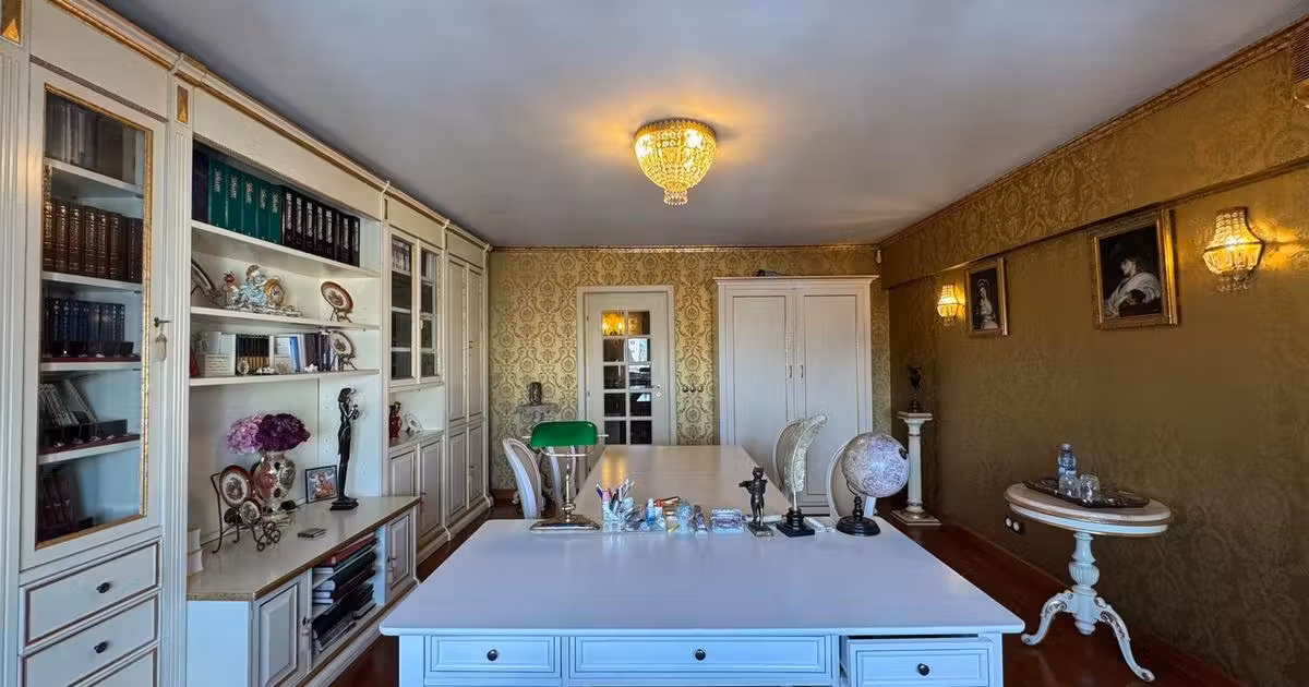 Apartament de vânzare cu 3 camere, mobilat în zona Unirii, Sector 3