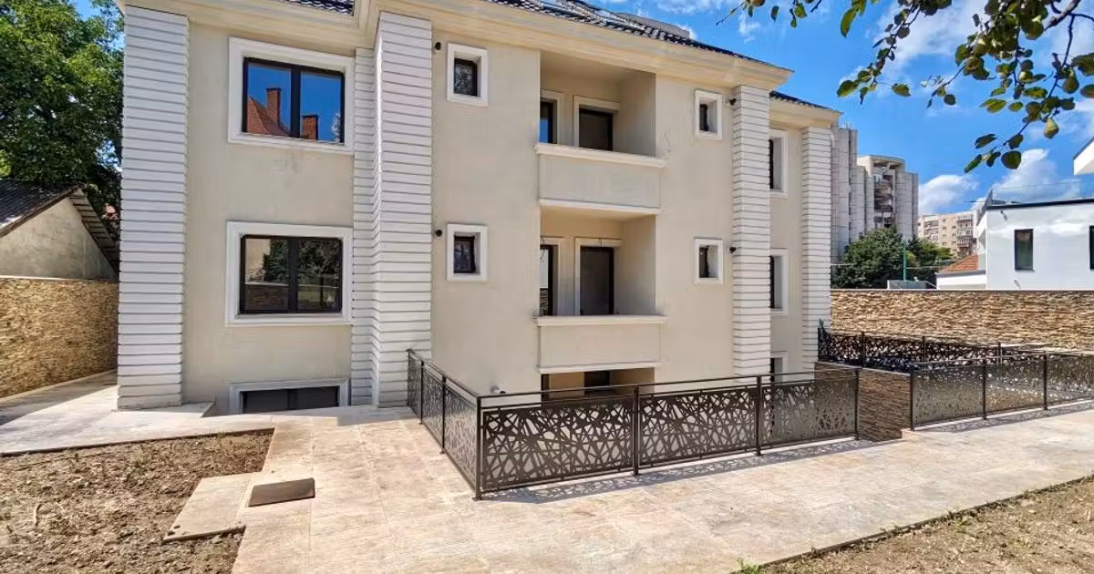 Casă individuală de vânzare cu 18 camere în zona Centrul Civic, Brașov