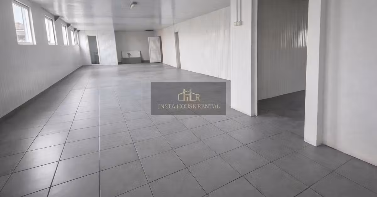 Spațiu comercial de vânzare de 500 mp, în zona 1 Decembrie, Buzău