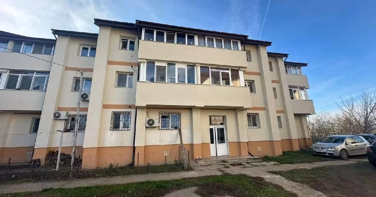 Apartament de vânzare cu 3 camere în Pantelimon