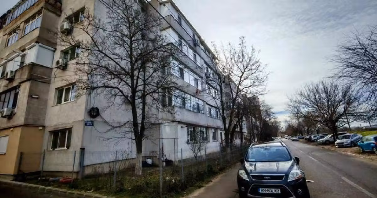 Apartament de vânzare cu 4 camere în Brăila