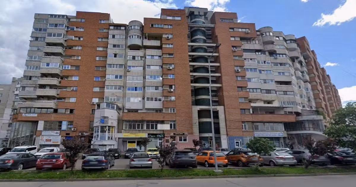 Apartament de vânzare cu 2 camere în zona Ultracentral, Bacău