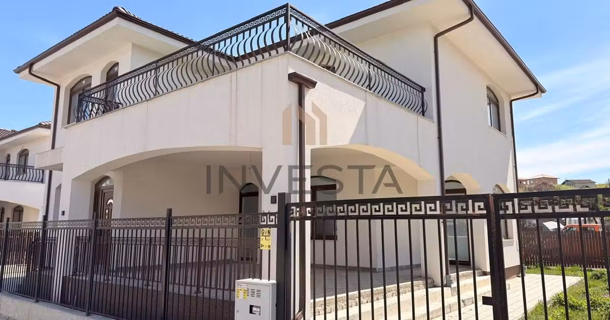 Casă individuală de vânzare cu 4 camere în Dezmir