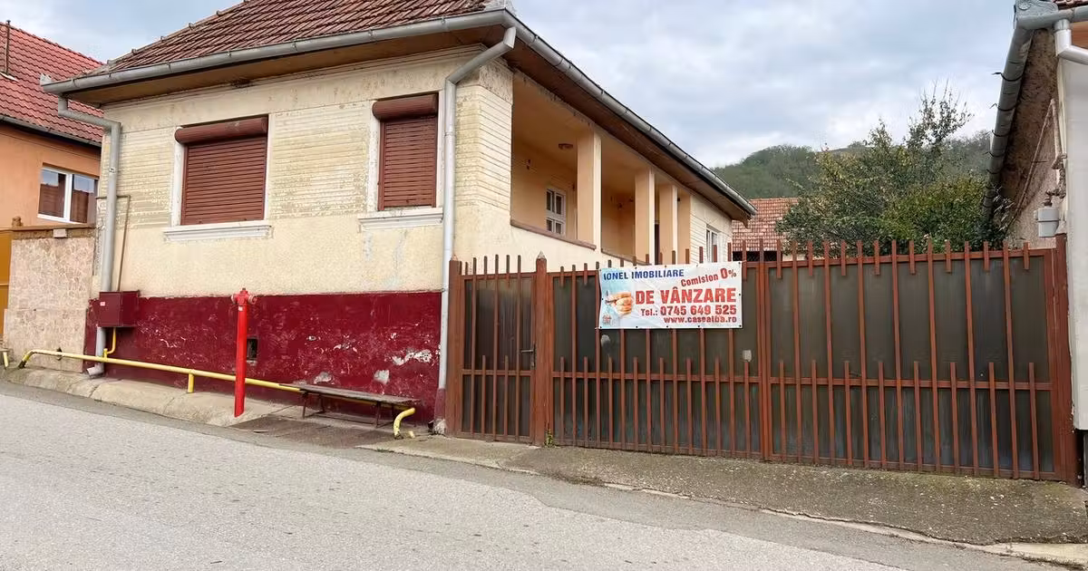 Casă individuală de vânzare cu 3 camere în Bucerdea Vinoasă