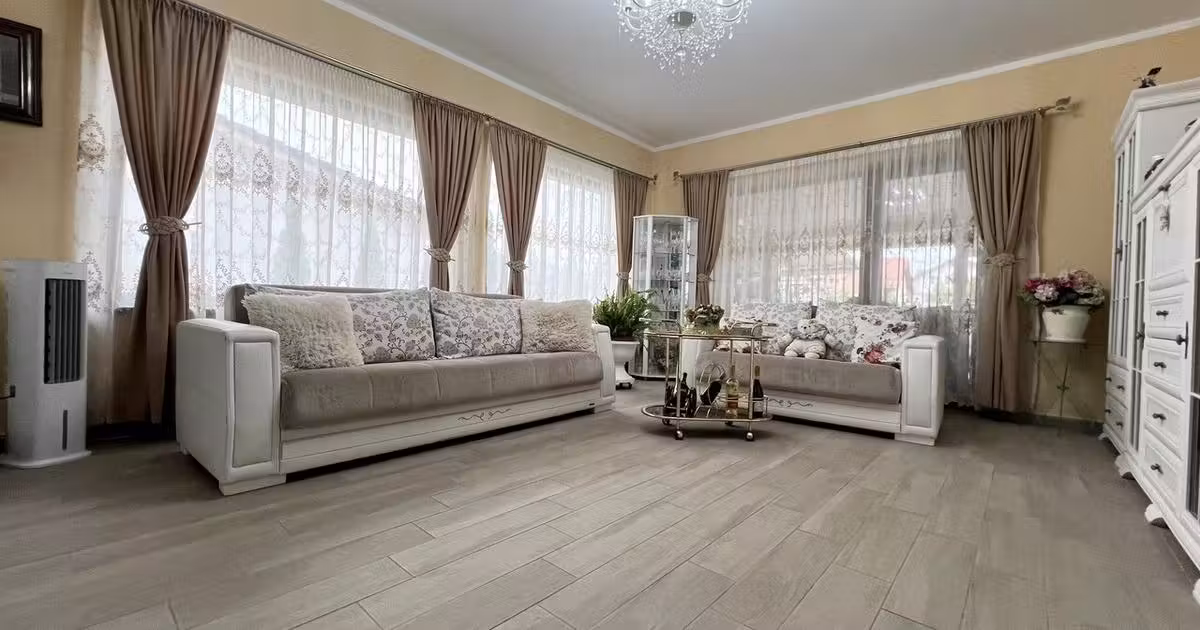 Casă individuală de vânzare cu 3 camere în zona Est, Alba Iulia