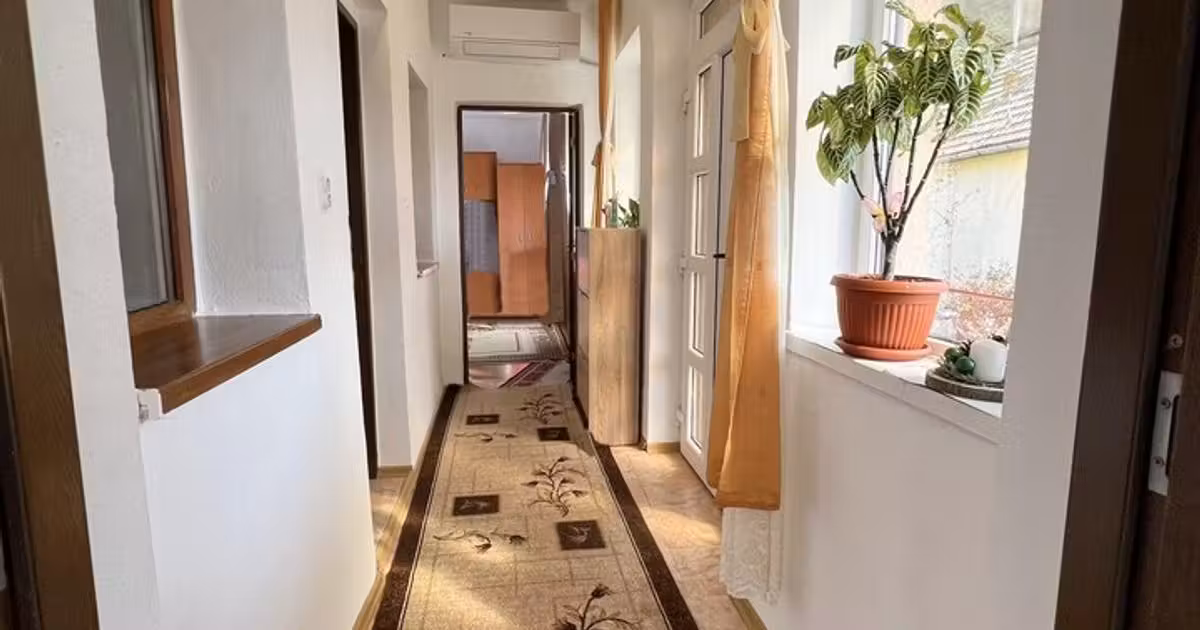 Casă individuală de vânzare cu 3 camere, mobilată în Sântimbru