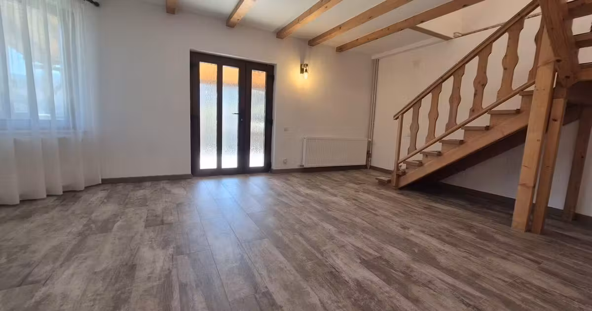 Casă individuală de vânzare cu 8 camere, mobilată în Meteș