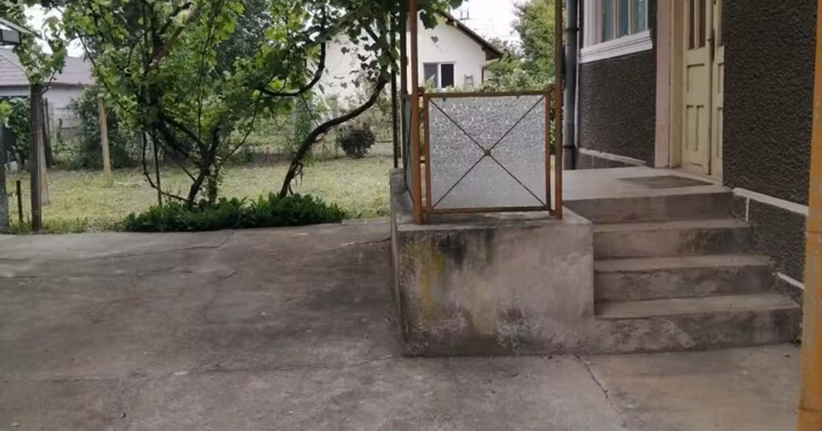 Casă individuală de vânzare cu 3 camere în Teiuș