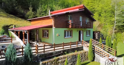 Casă Strungari