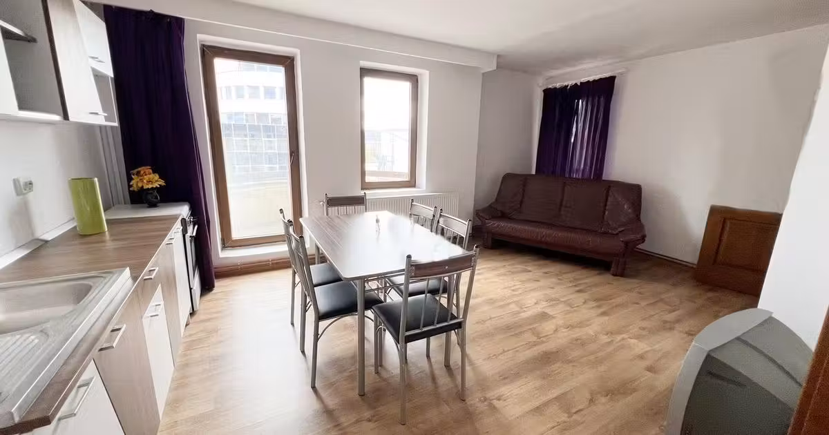 Apartament de vânzare cu 3 camere în zona Central, Alba Iulia