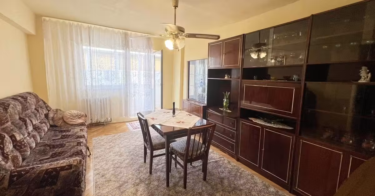 Apartament de vânzare cu 3 camere în zona Cetate, Alba Iulia