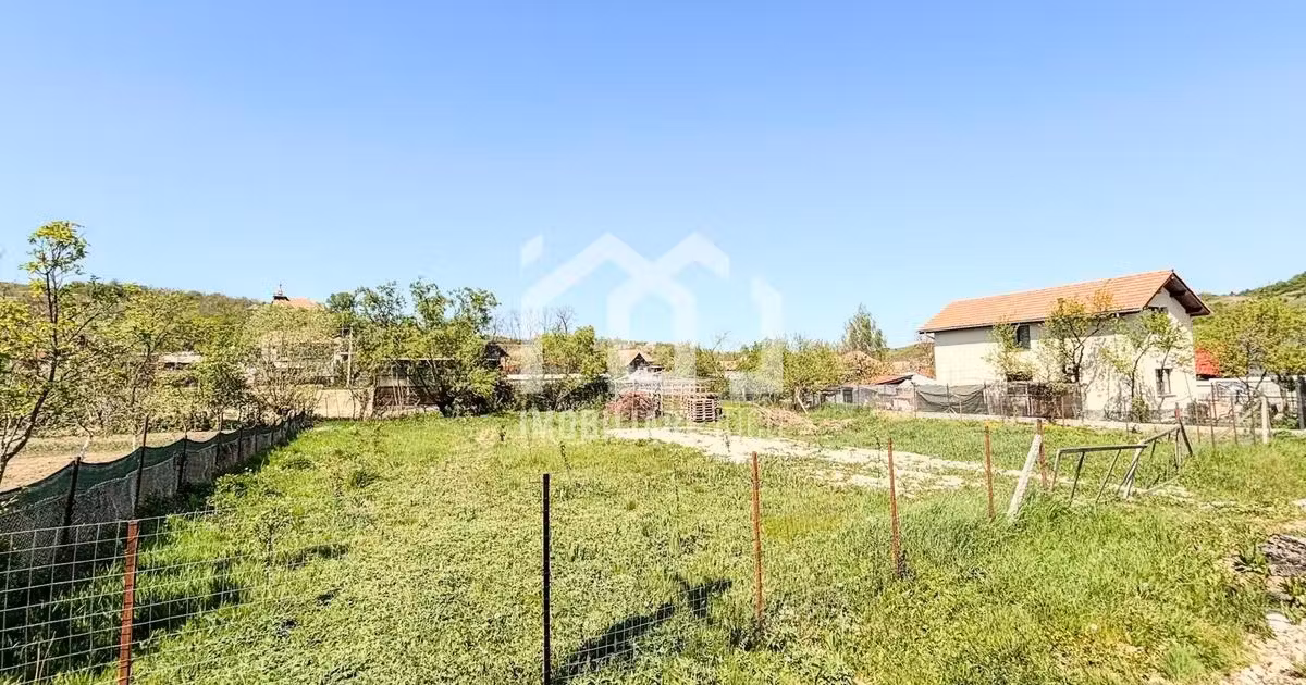 Teren Construcții intravilan de vânzare de 800 mp, în Vișea