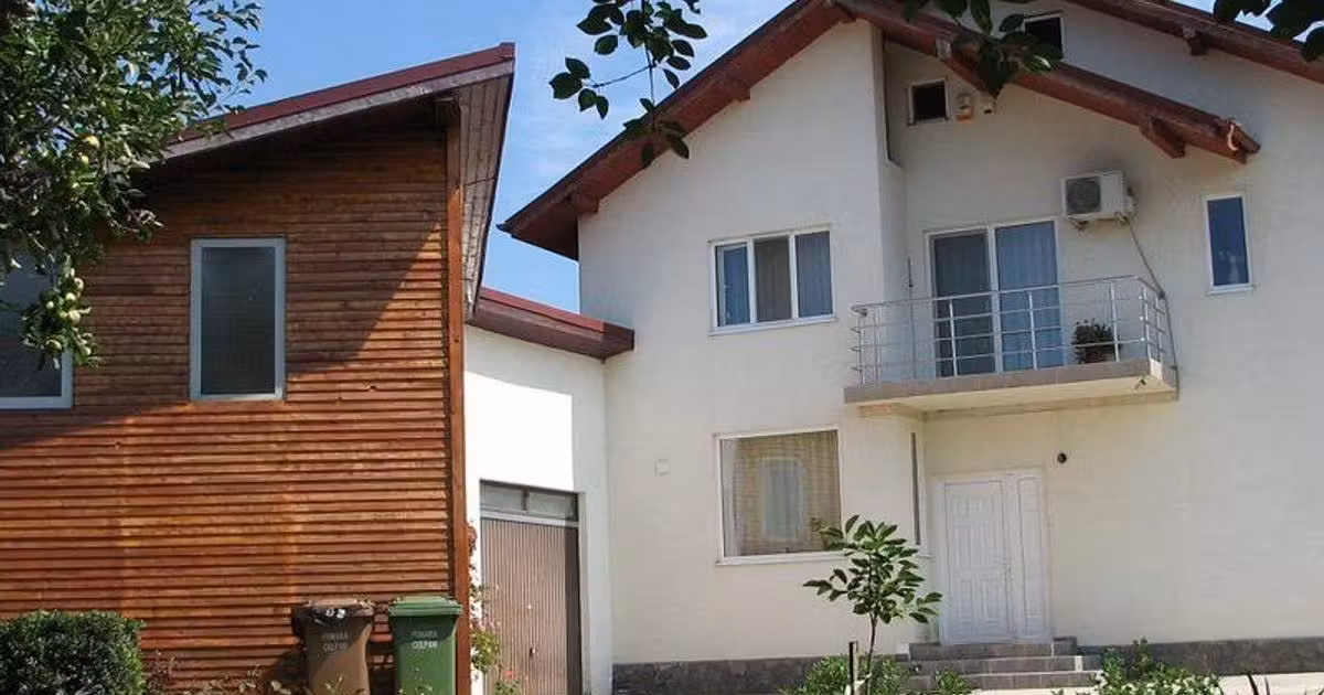 Casă individuală de vânzare cu 5 camere în Ciolpani