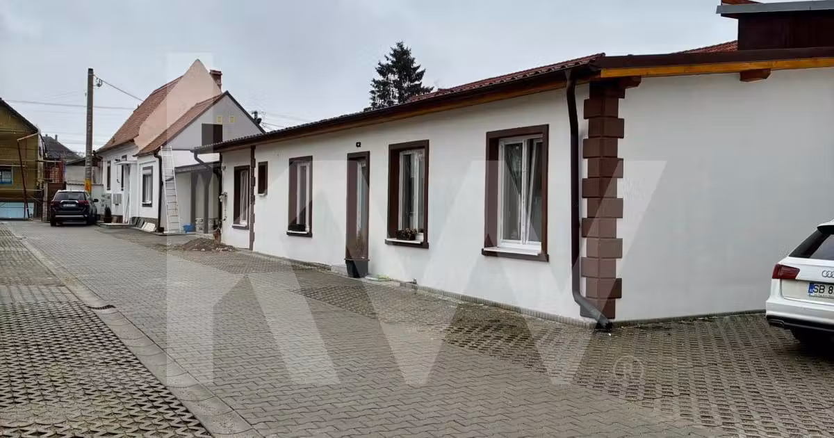 Apartament de vânzare cu 3 camere în zona Turnișor, Sibiu
