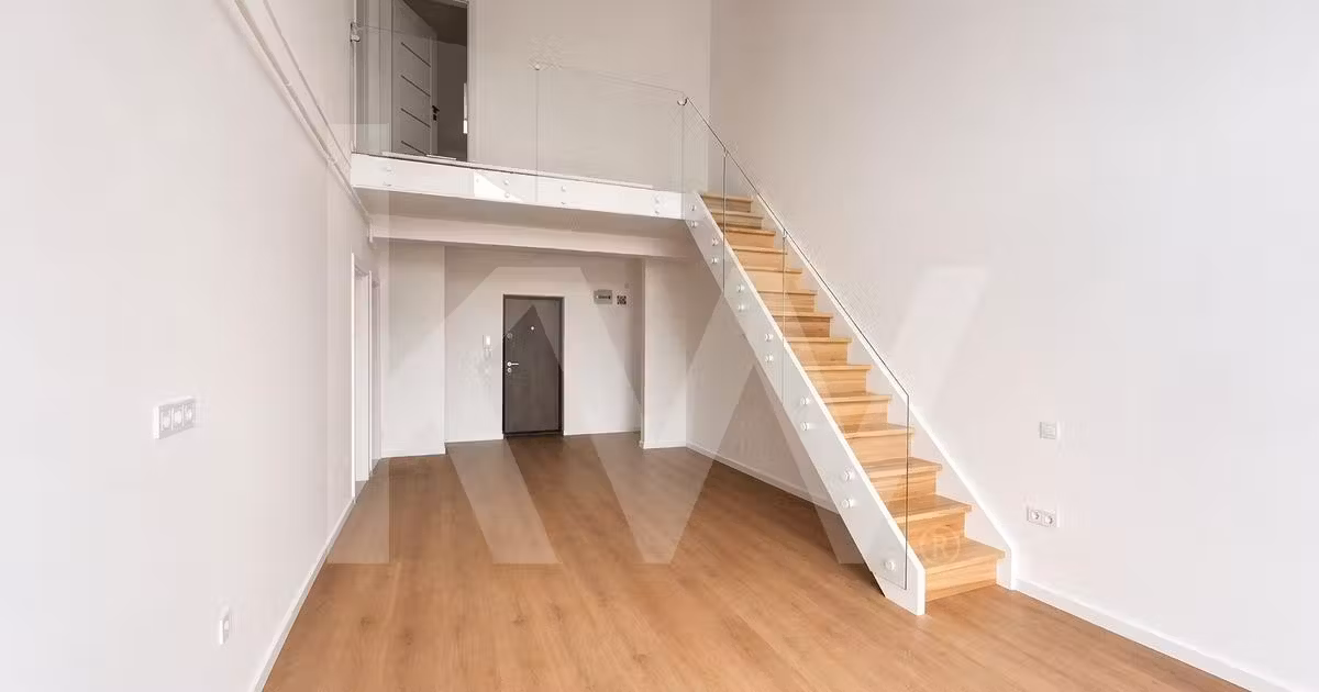 Apartament de vânzare cu 4 camere în Cristian