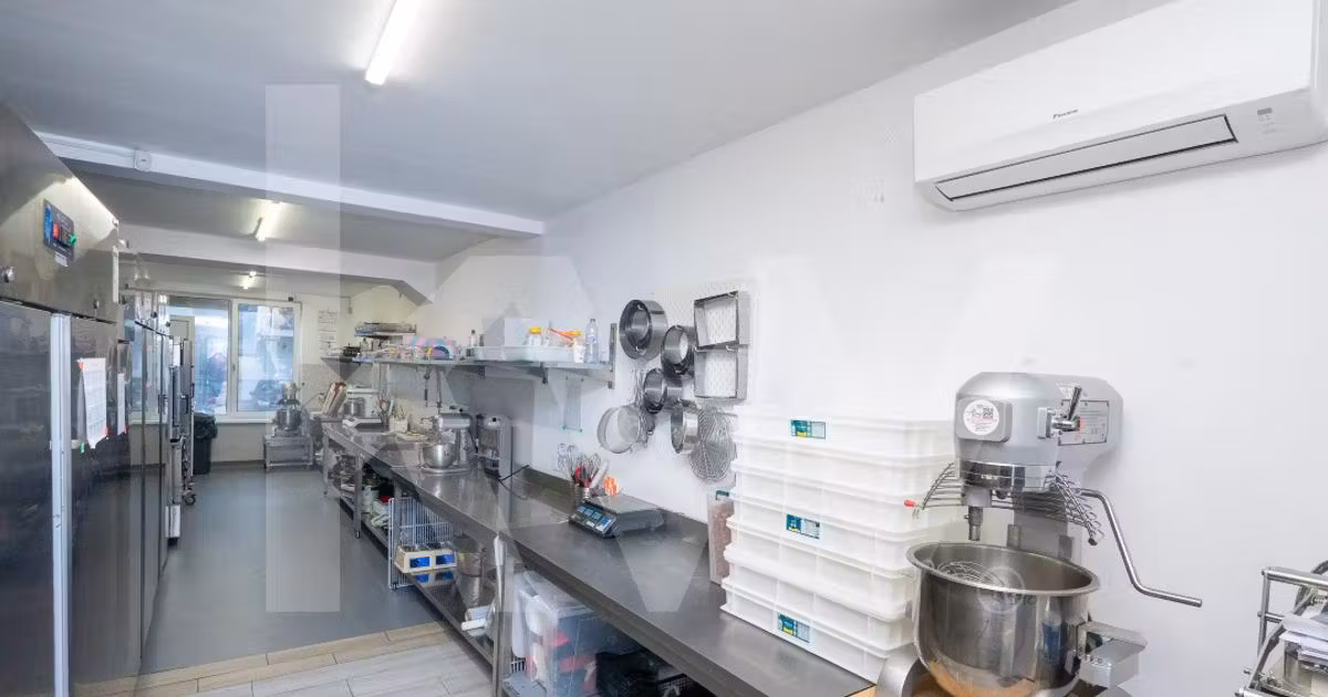 Spațiu comercial de vânzare de 55.00 mp, în Șelimbăr