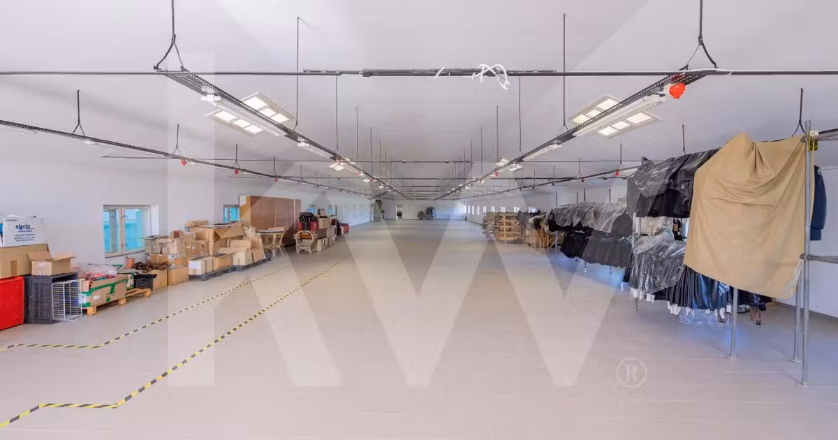 Spațiu comercial · 2640 m², Răhău, Sebeș