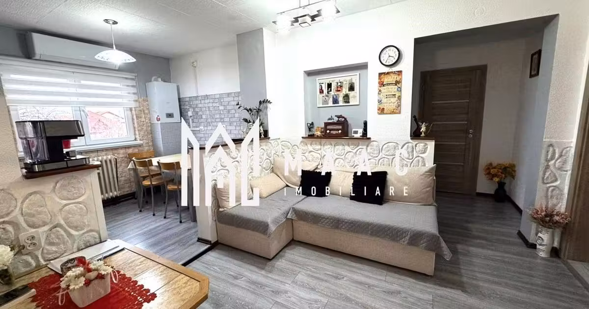 Apartament de vânzare cu 4 camere, mobilat în Lazaret
