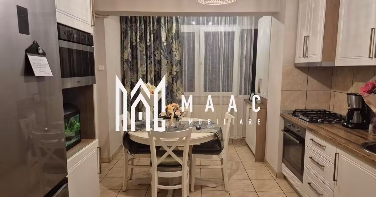 Apartament de vânzare cu 3 camere, mobilat în zona Vasile Aaron, Sibiu