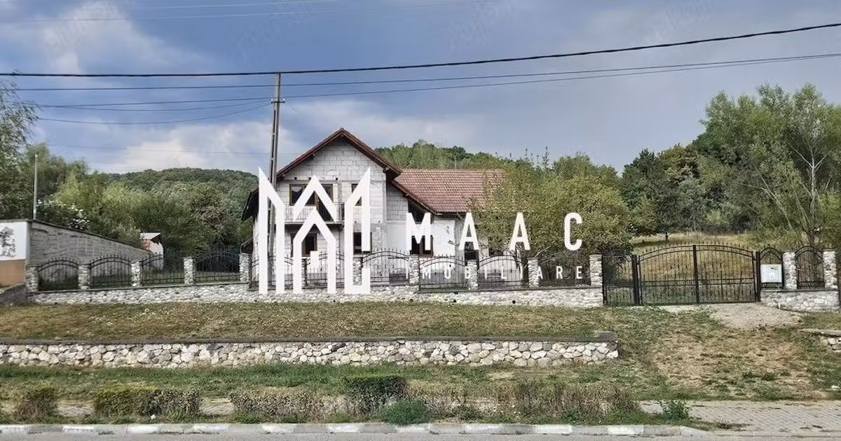 Casă individuală de vânzare cu 4 camere în Prajila
