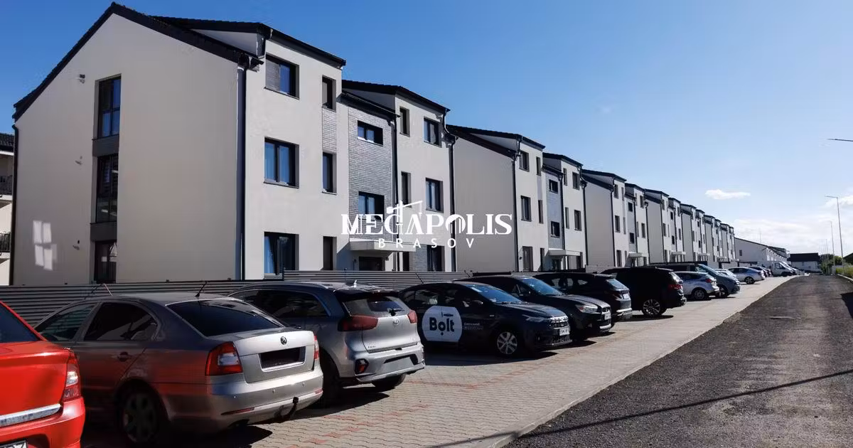 Apartament de vânzare cu 3 camere în Sânpetru