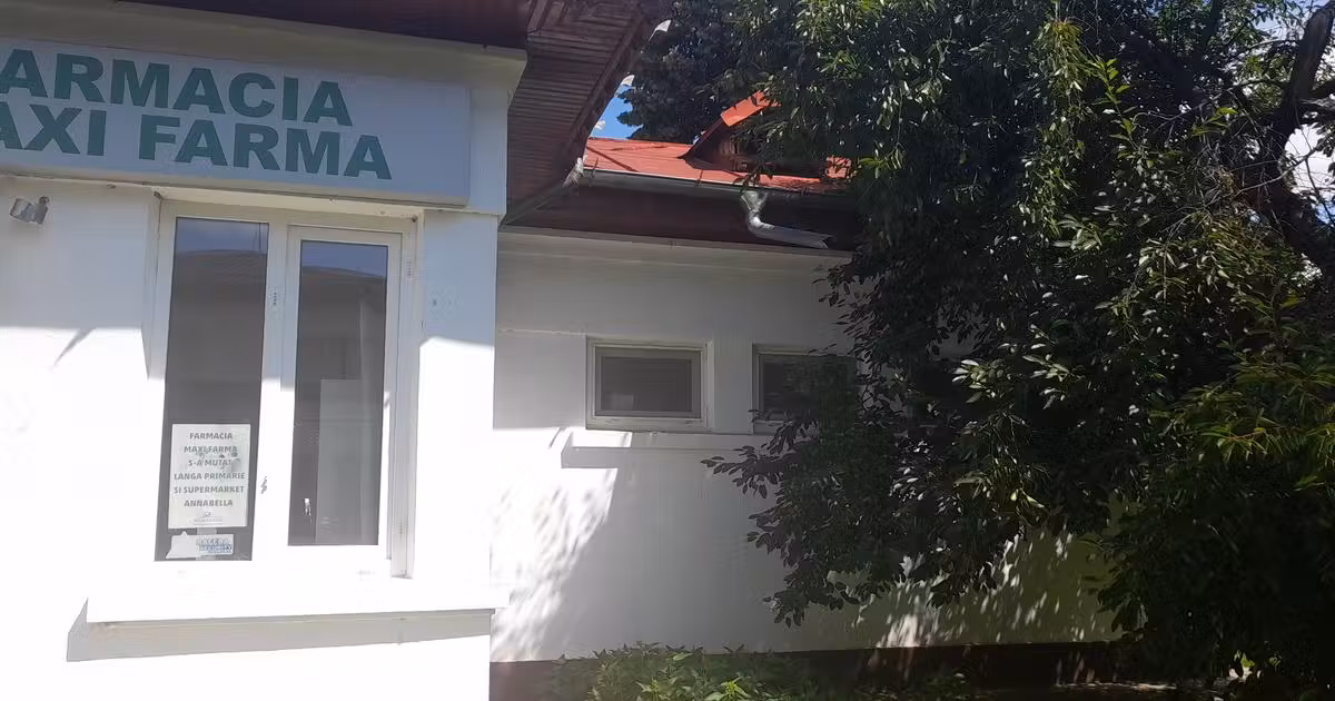 Casă de vânzare cu 6 camere în Dărmănești