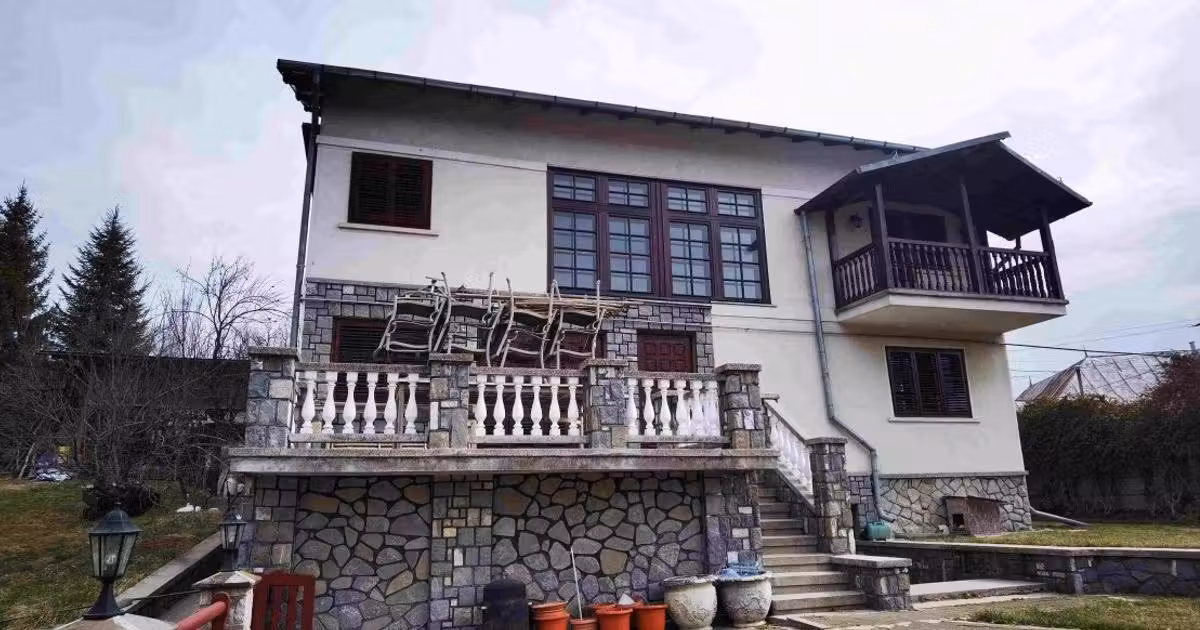 Casă individuală de vânzare cu 7 camere, mobilată în Breaza