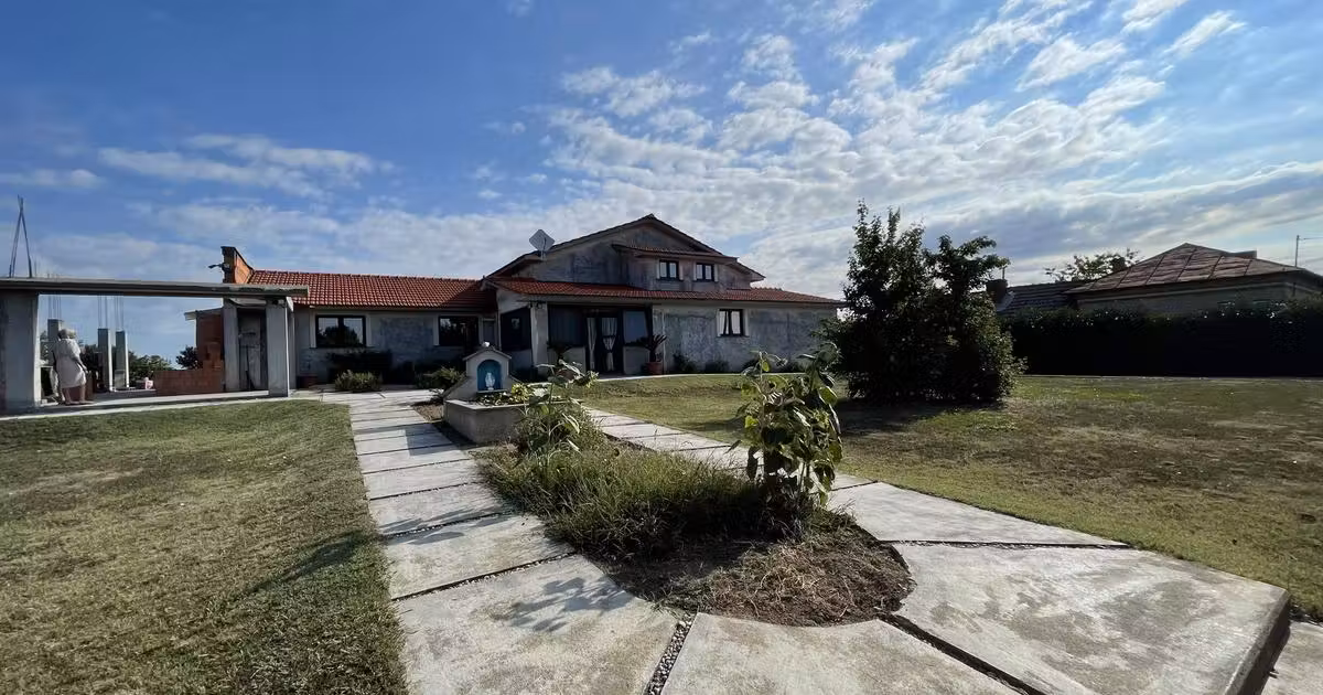 Casă individuală de vânzare cu 10 camere, mobilată în Brâncoveni