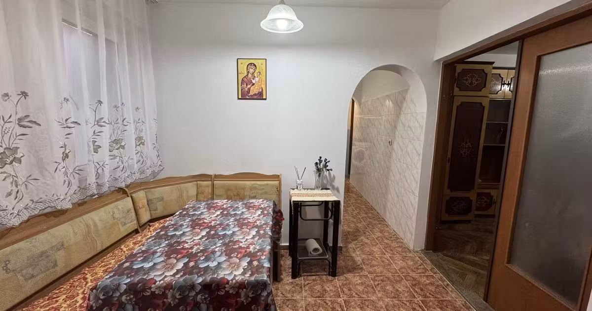 Apartament de vânzare cu 2 camere în zona Central, Slatina