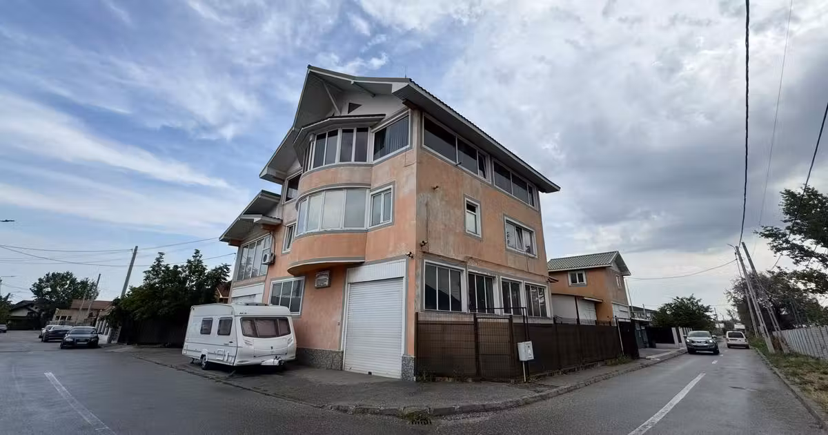 Birou de vânzare 780 mp în zona Zahana, Slatina