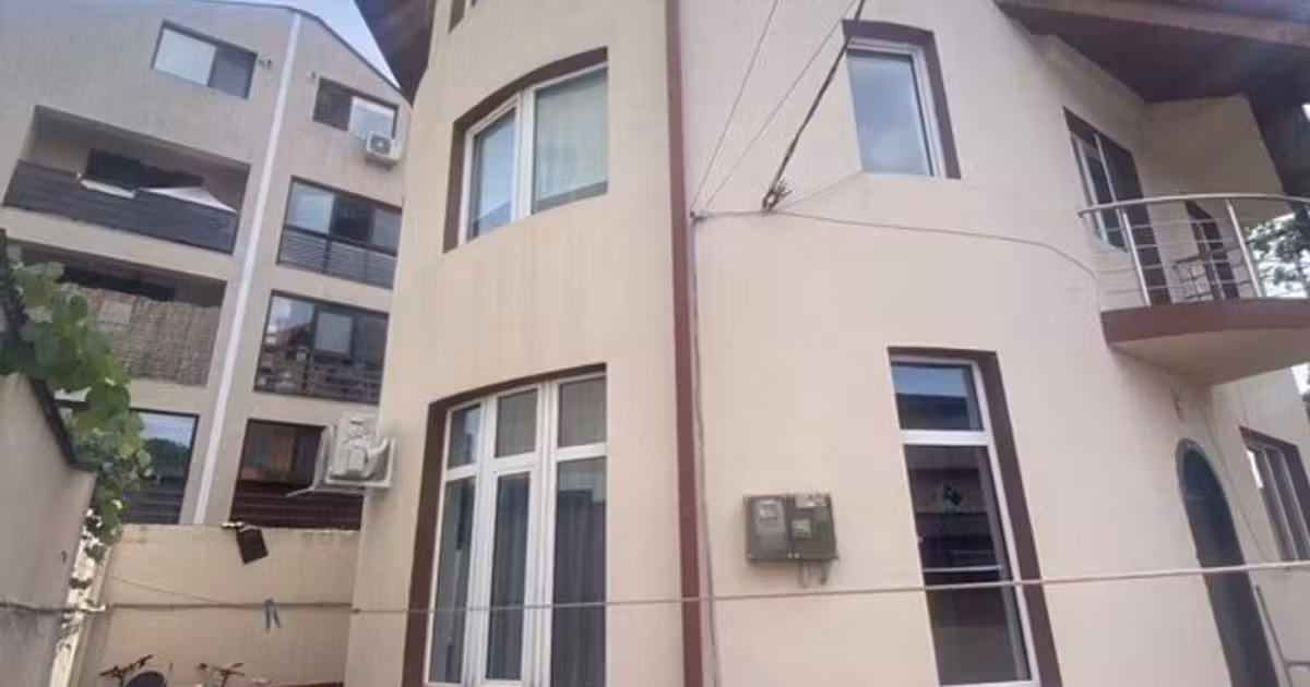 Casă de vânzare cu 6 camere în zona Brâncoveanu, Sector 4