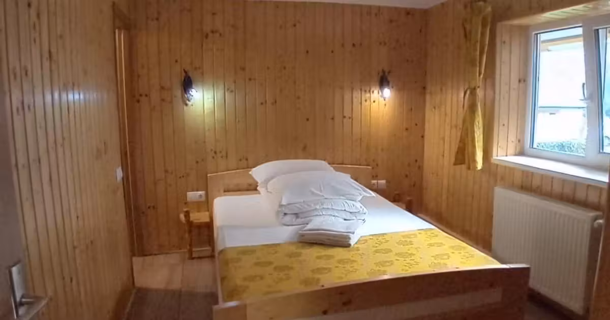 Casă individuală de vânzare cu 4 camere, mobilată în Azuga