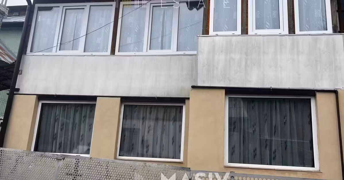 Duplex de vânzare cu 3 camere în Azuga