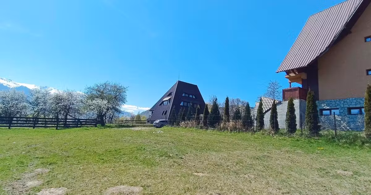Teren Construcții intravilan de vânzare de 1200 mp, în Predeluț