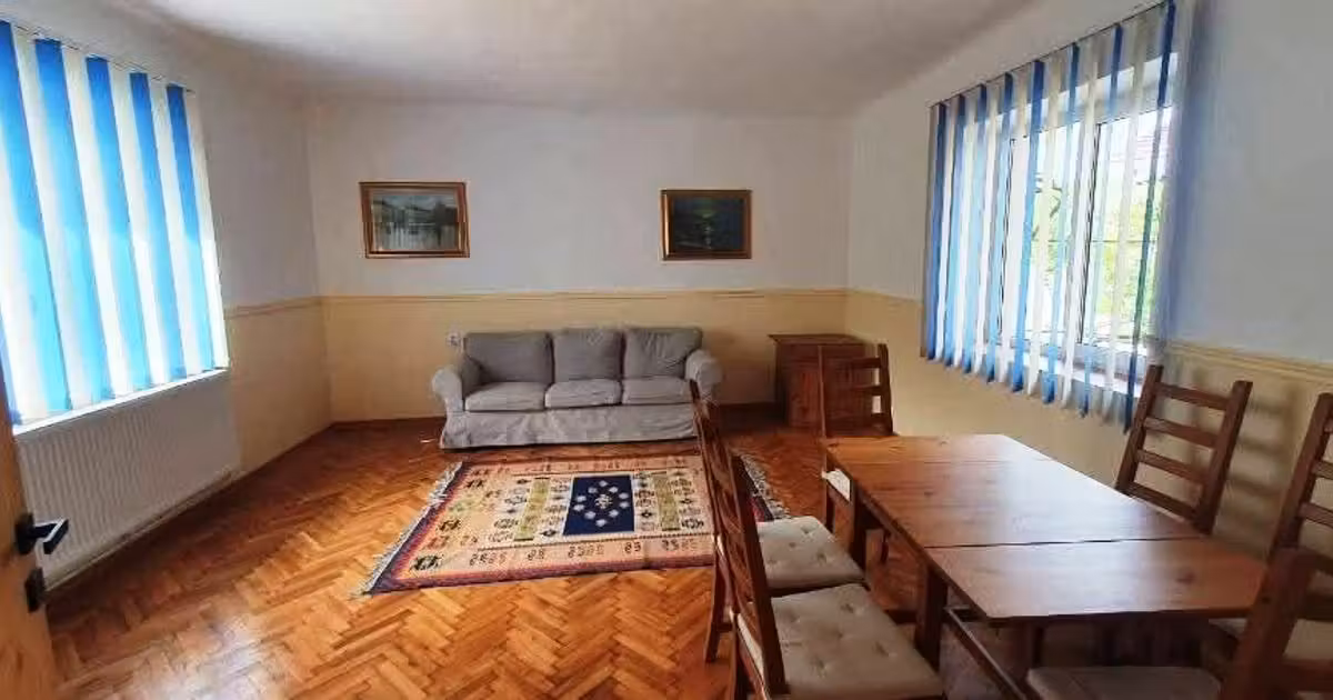 Casă individuală de vânzare cu 4 camere în Cristian