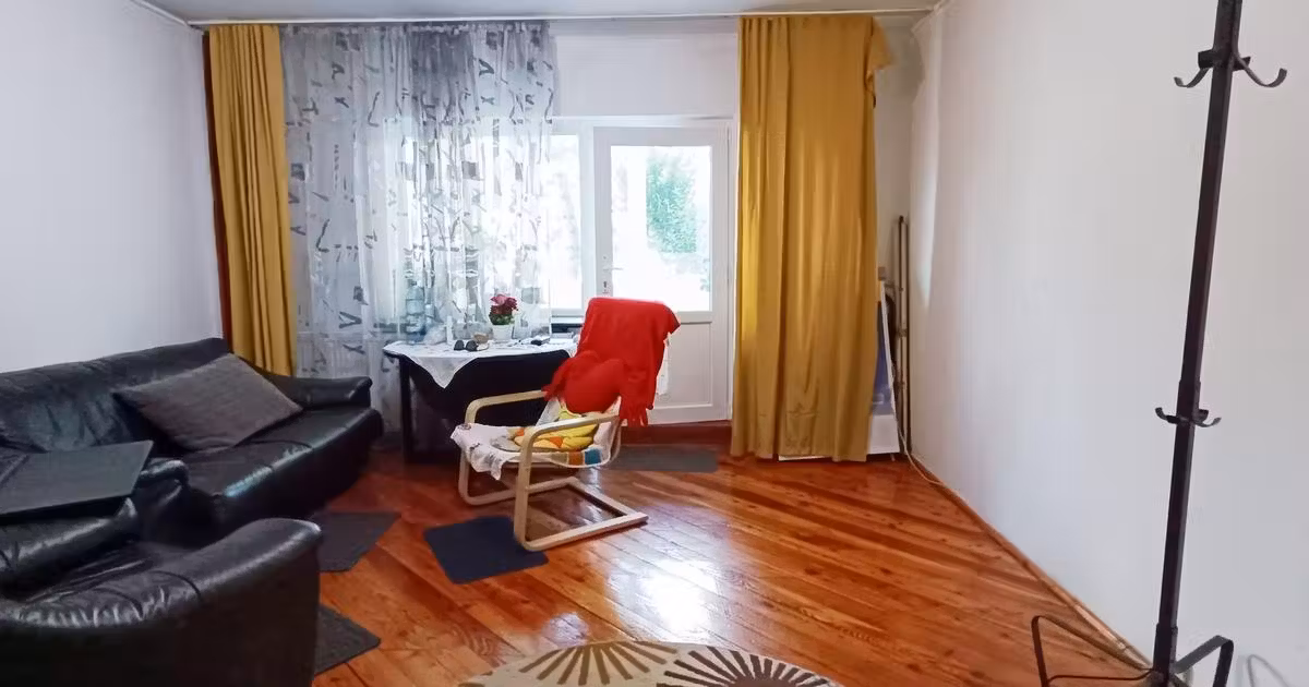 Apartament de vânzare cu 3 camere în zona Județean, Brașov