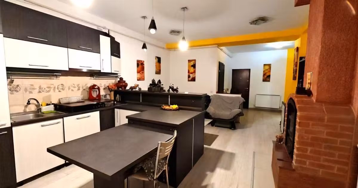 Apartament de vânzare cu 4 camere, mobilat în Râșnov