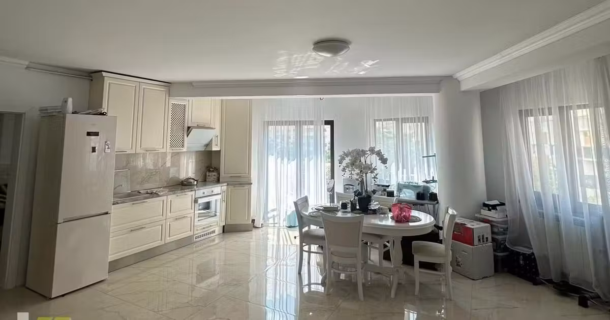 Apartament de vânzare cu 3 camere, mobilat în zona Mazepa 2, Galați