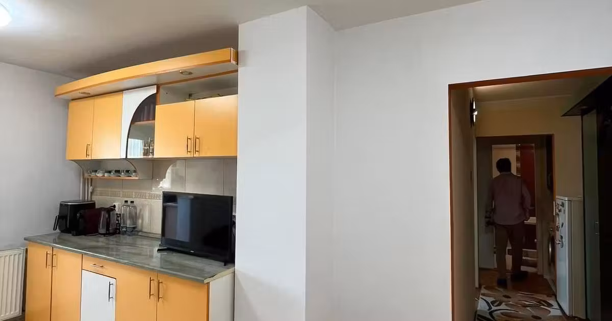 Apartament de vânzare cu 3 camere în zona Decebal, Oradea