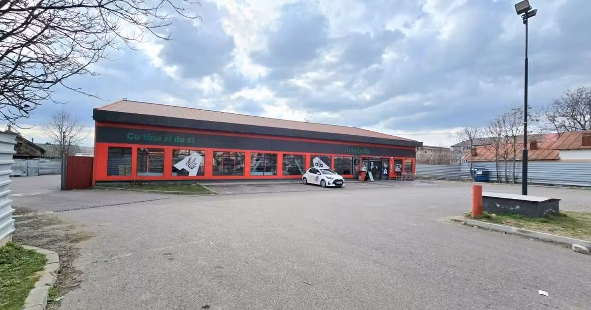Spațiu comercial de vânzare de 910 mp, în Filipeștii de Pădure