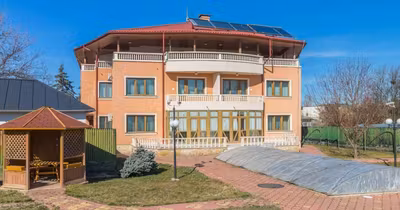 Casă Central