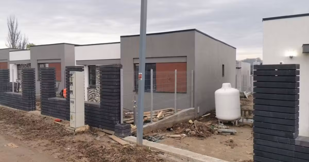 Casă individuală de vânzare cu 3 camere în zona Plaiul Vulcanești, Craiova