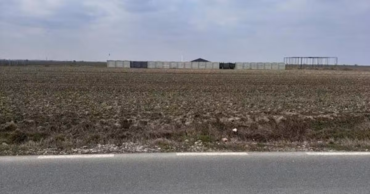 Teren Construcții intravilan de vânzare de 1500 mp, în Pielești