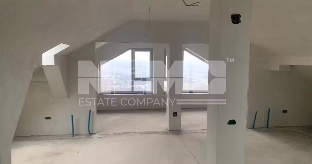 Penthouse de vânzare cu 4 camere în zona Periferie, Suceava