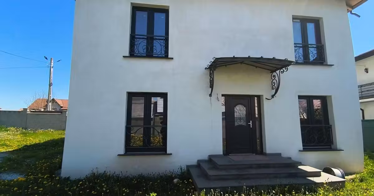 Casă individuală de vânzare cu 6 camere în zona Exterior Vest, Suceava
