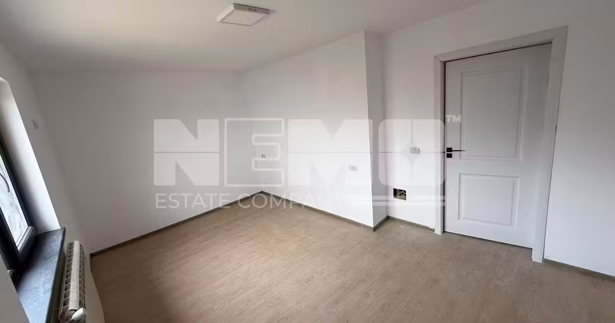 Apartament de vânzare cu 4 camere în zona Ițcani, Suceava